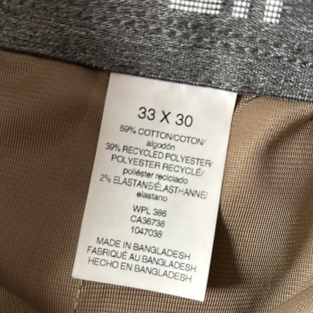 Haggar Men's Life Khaki Comfort Chino Flat Front Pant, Medium Khaki, 33x30
